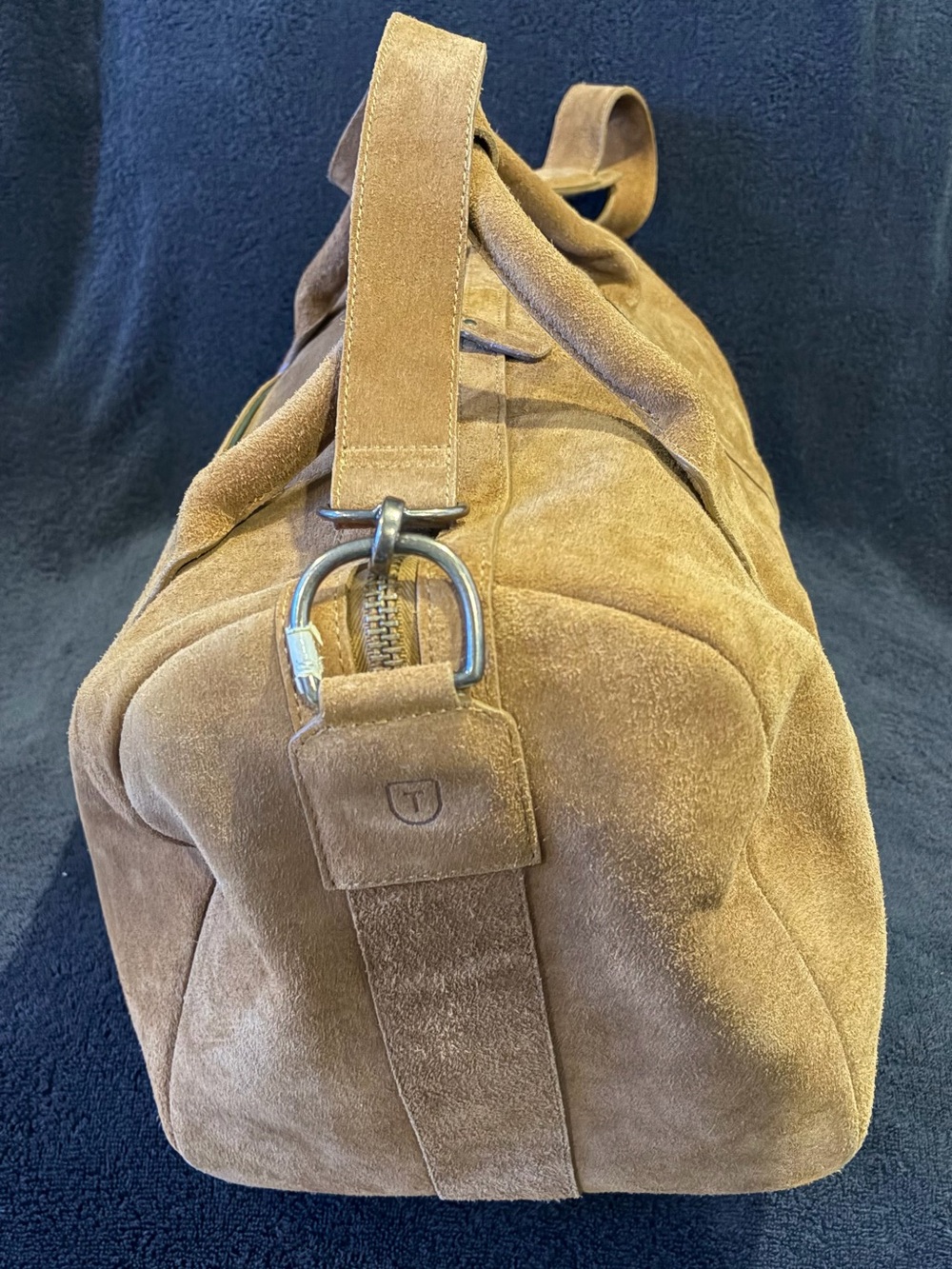 Tecovas Weekender Tan Suede Leather Medium Duffle Bag - Picture 6 of 8